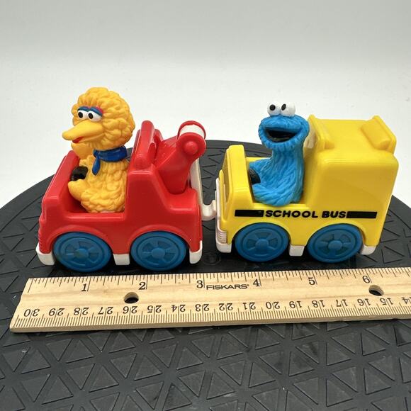 4 Sesame Street Big Bird Elmo Cookie Monster Bakery Crafts 2010 Cake Toppers - Picture 2 of 6